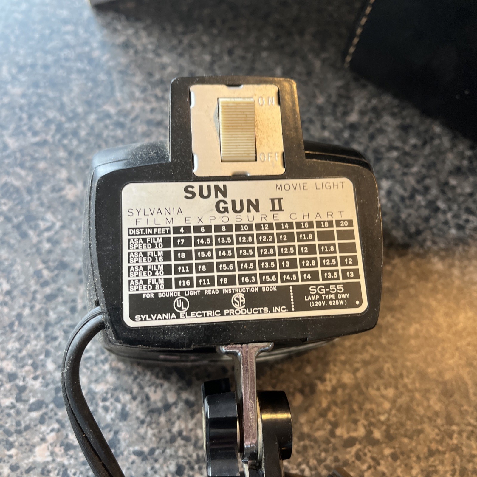 Vintage Sylvania SUN GUN II Movie Light Mountable/Handheld w/Case Works!