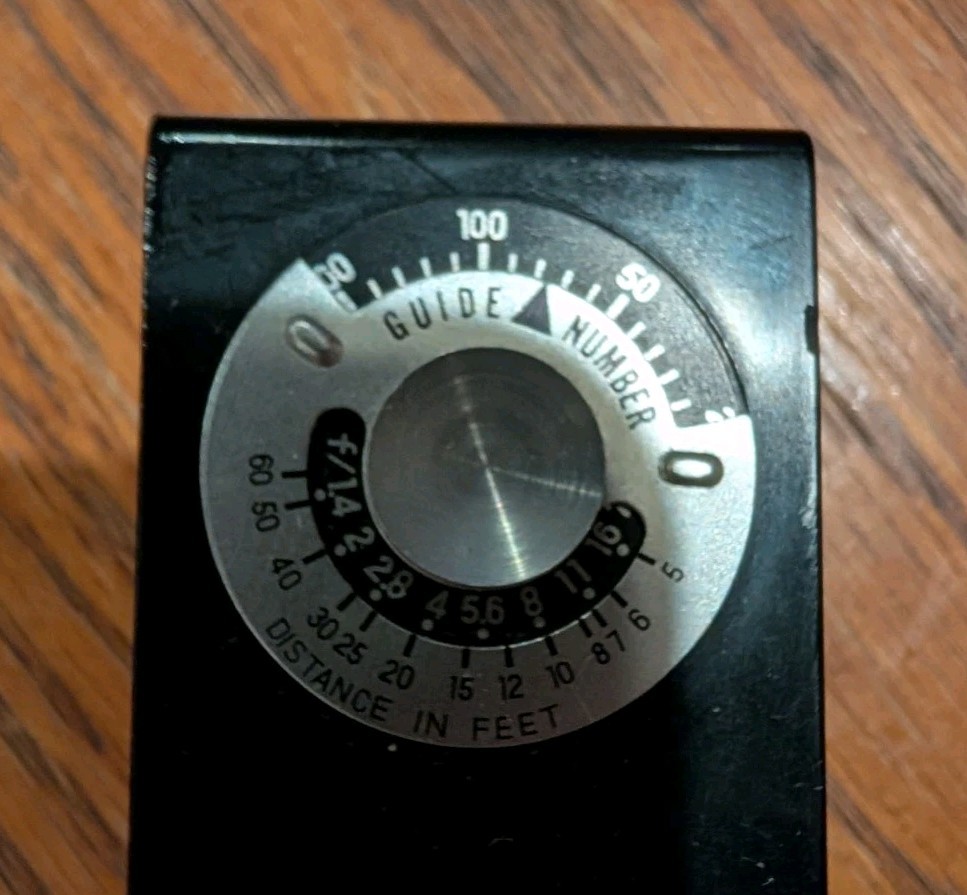 Argus Vintage Camera Flash Unit Flashgun w/ Test Light Guide Number Dial M25 M5