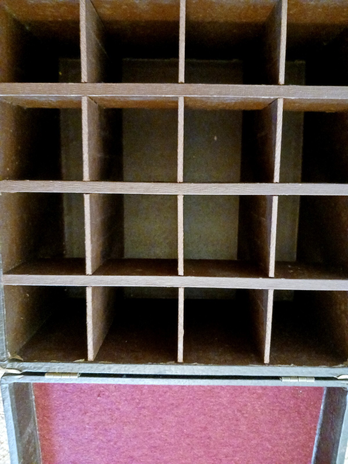 Vtg Barnett and Jaffe 35mm Slide Case 16 Sections 11 x 11 x 7.5 Metal Nameplate