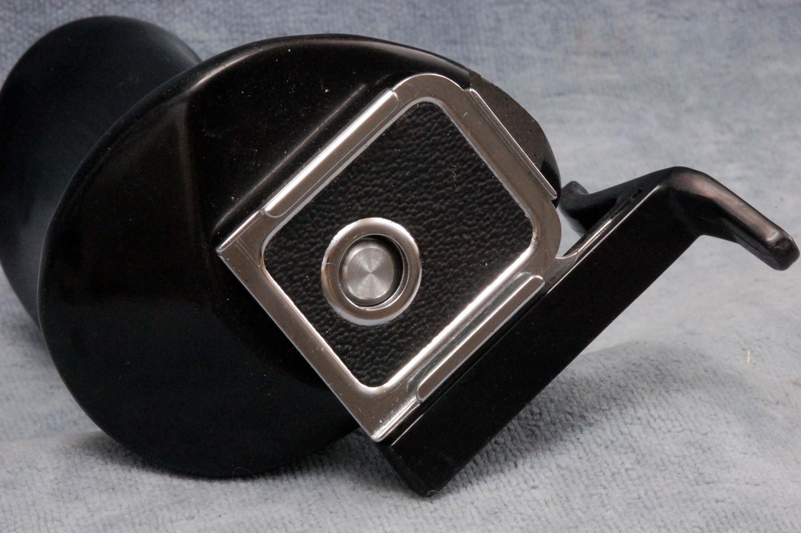 HASSELBLAD 500C PISTOL GRIP – LARGER 3/8″ (DIN) THREADED POST