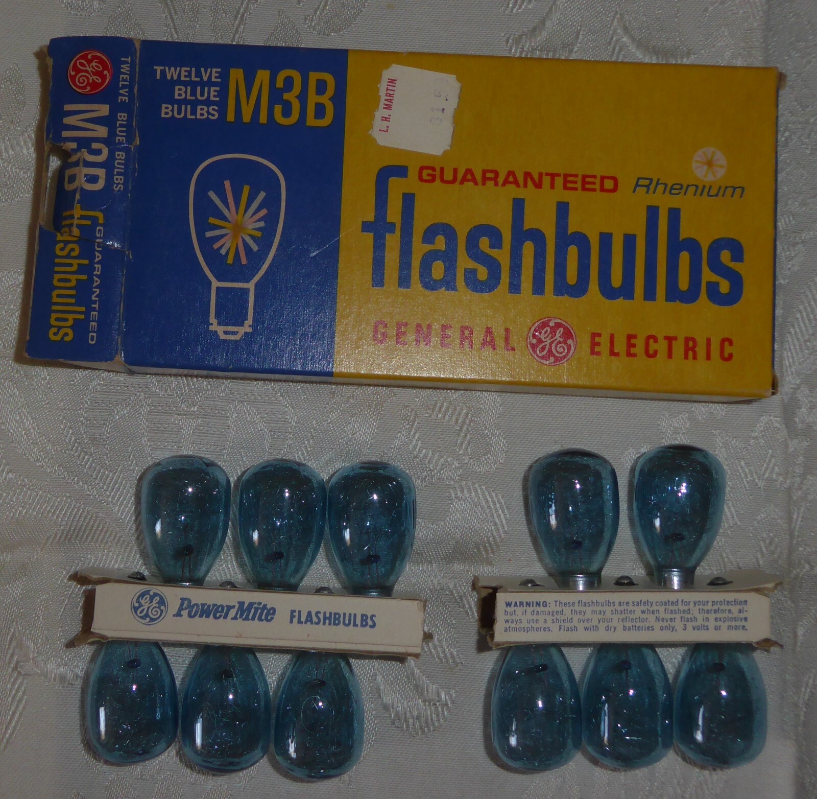 Vintage Lot of 11 General Electric M 3B Flashbulbs