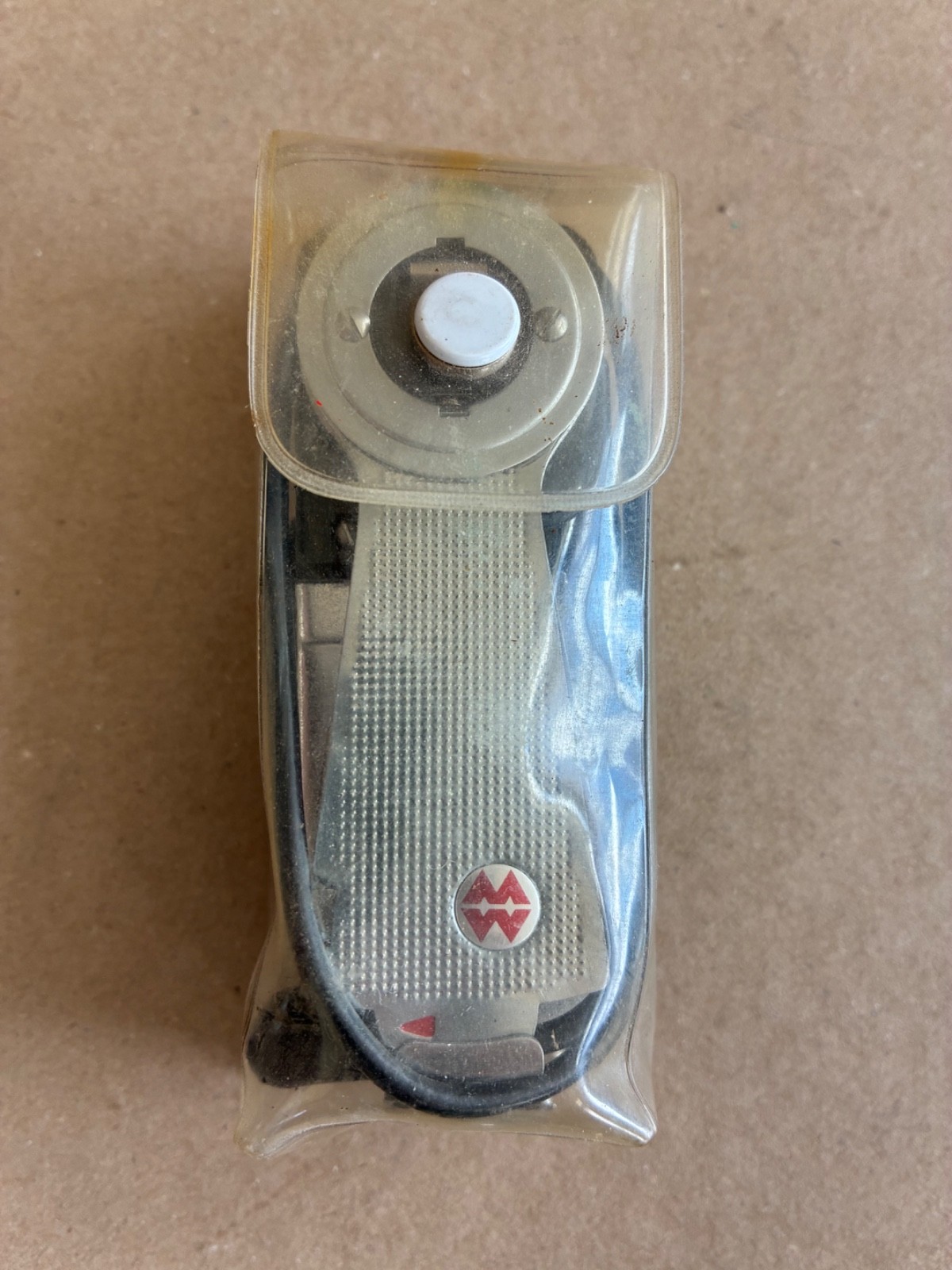 Vintage Made in Japan Flash Gun Camera Flashbulb Unit w/ Case Unknown M Logo