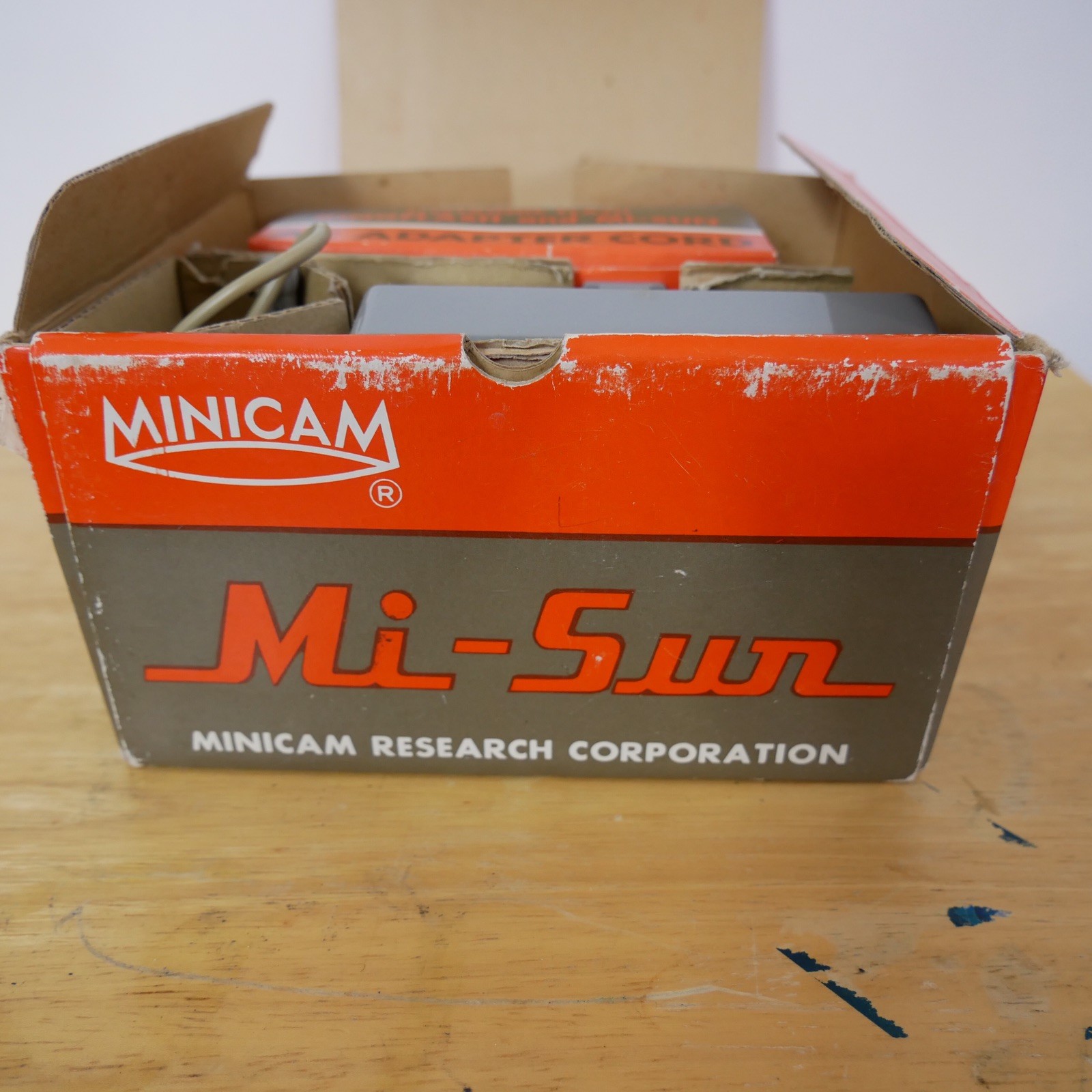 Vintage MiniCam Electronic Flash Mi-Sun Camera Flash AC Adapter Battery Case
