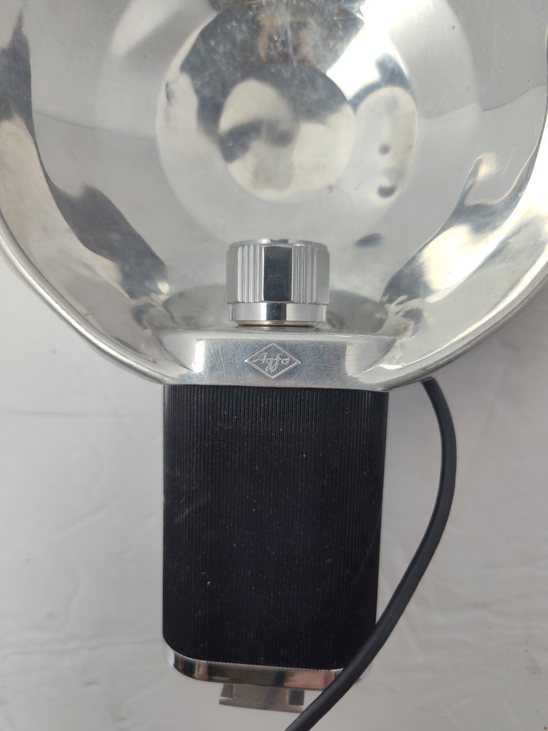 VintageAGFA Universal ShoeFLASH, And A VintageMinicam Flash, 2Sylvania P25 Bulbs