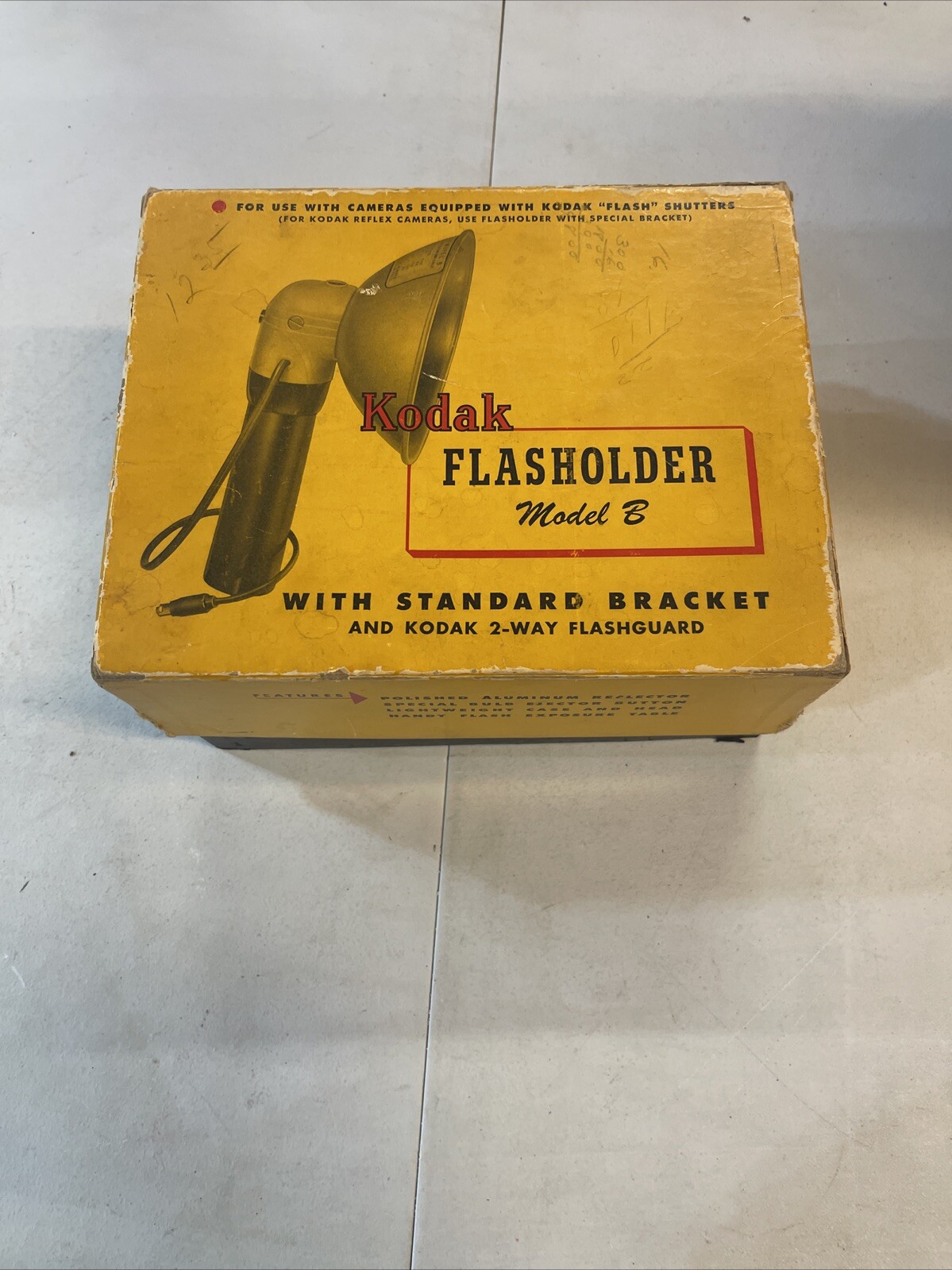 VINTAGE | Kodak Flasholder Model B Original Box Bulb extra Bulbs
