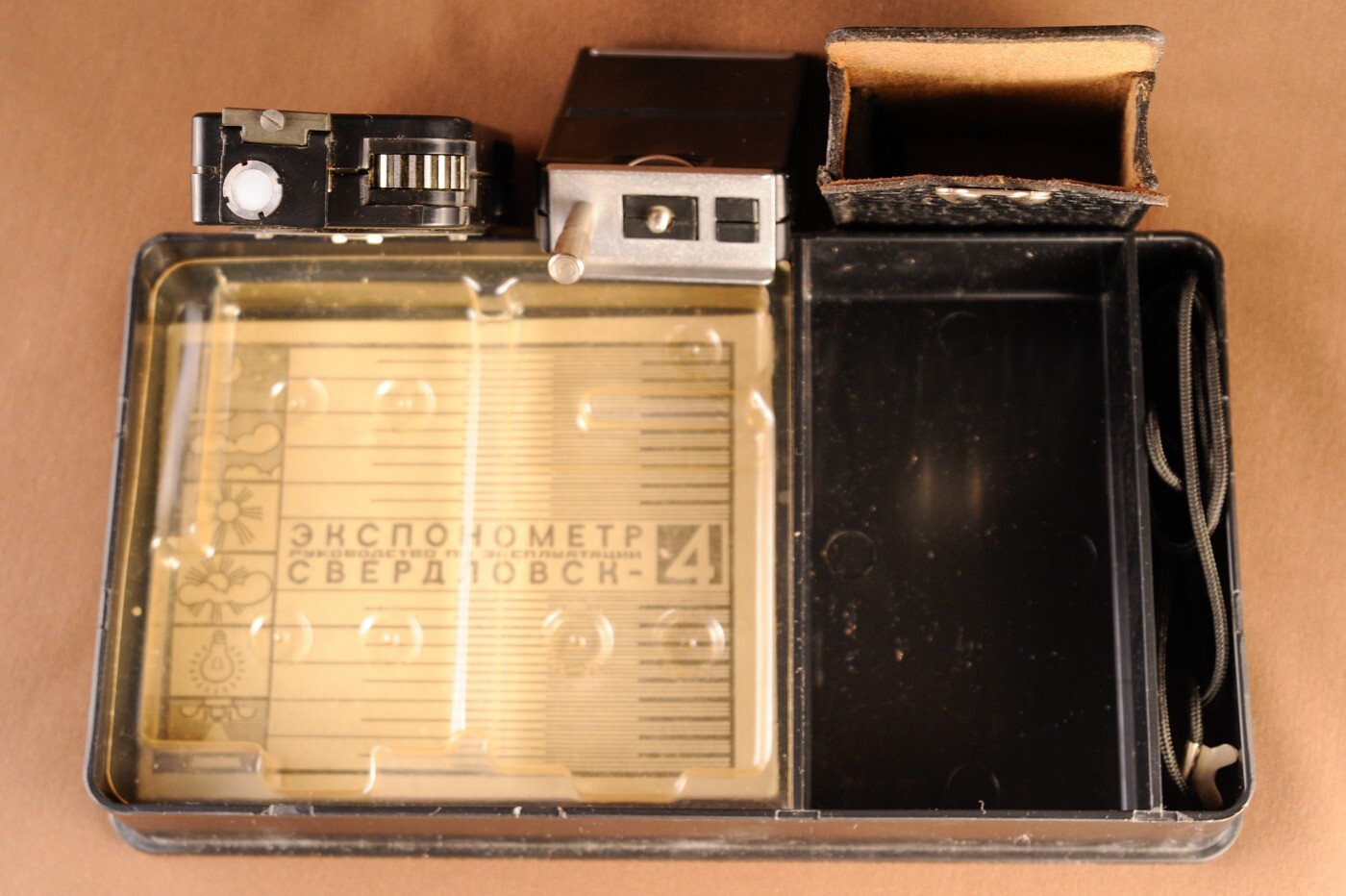 Sverdlovsk 4 CDS light meter complete set working