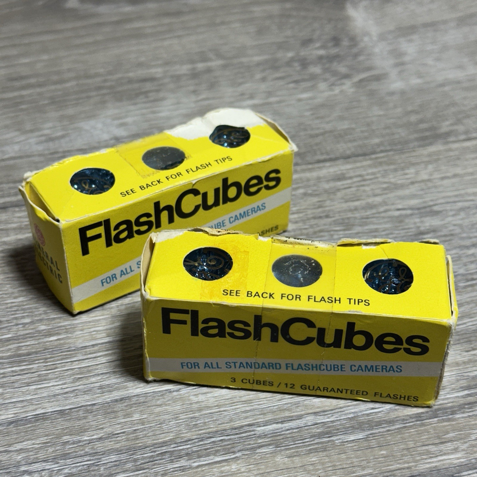 6 Vintage GE Blue Flash Cubes Flashbulbs For Old Cameras Original Packaging USA