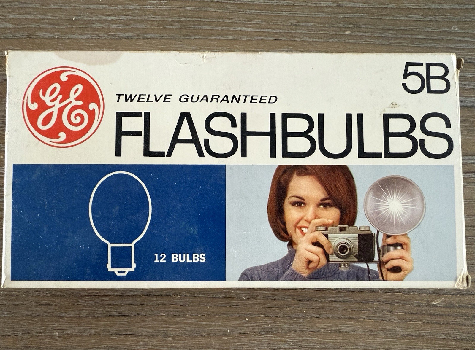 Vintage General Electric GE 5B Blue Camera Flash Bulbs 1 Box 10 Bulbs