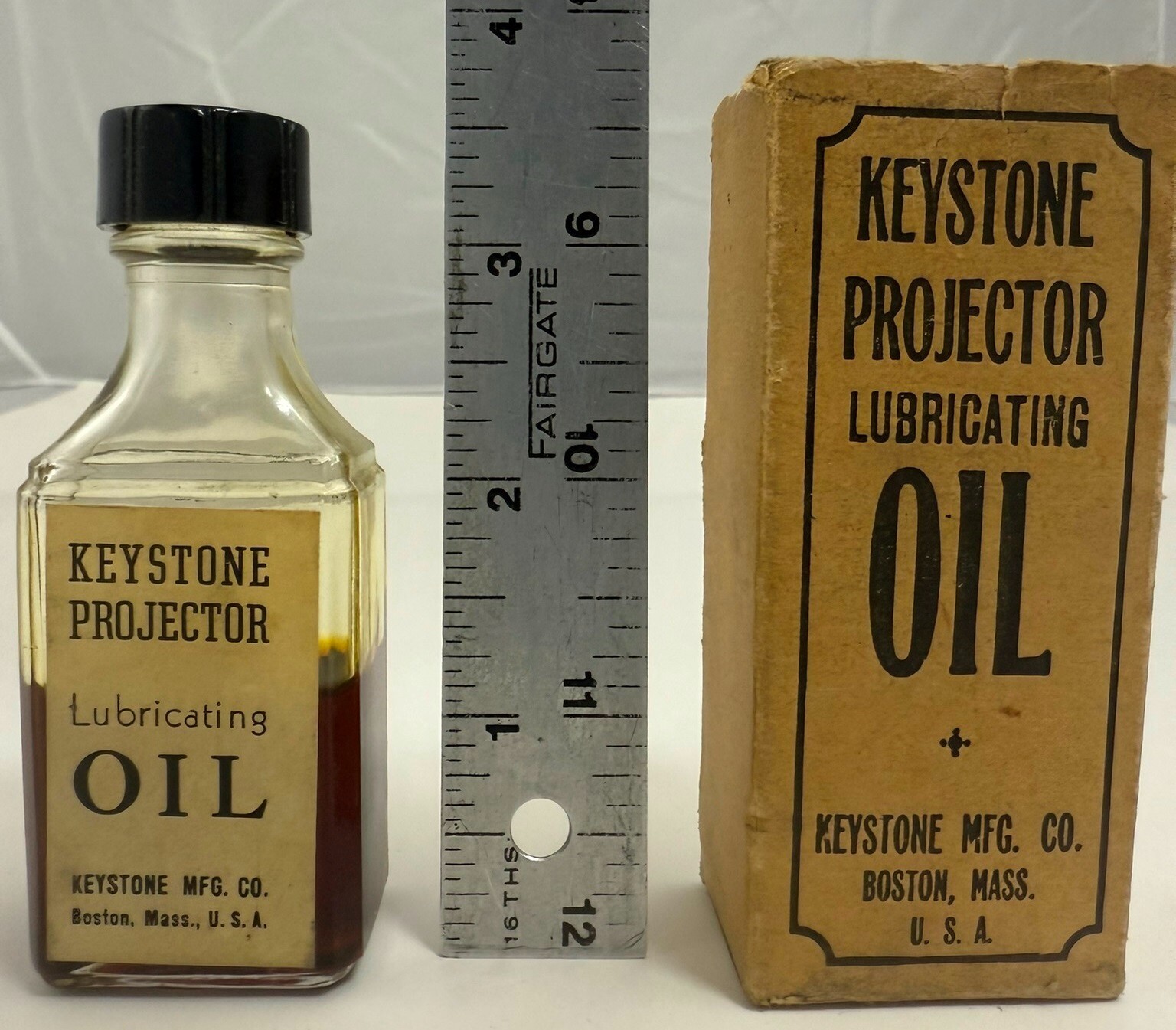 o’o’o . Vintage . Bottle of KEYSTONE PROJECTOR Lubricating Oil . in Original Box