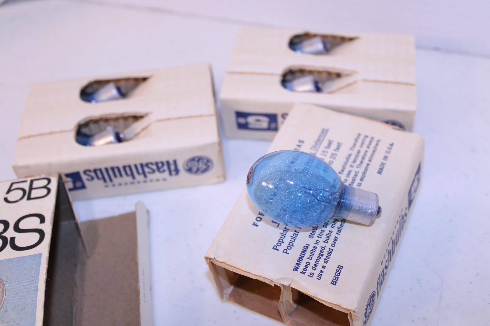 VINTAGE GENERAL ELECTRIC GE 5B BLUE CAMERA FLASH BULBS BOX OF 9