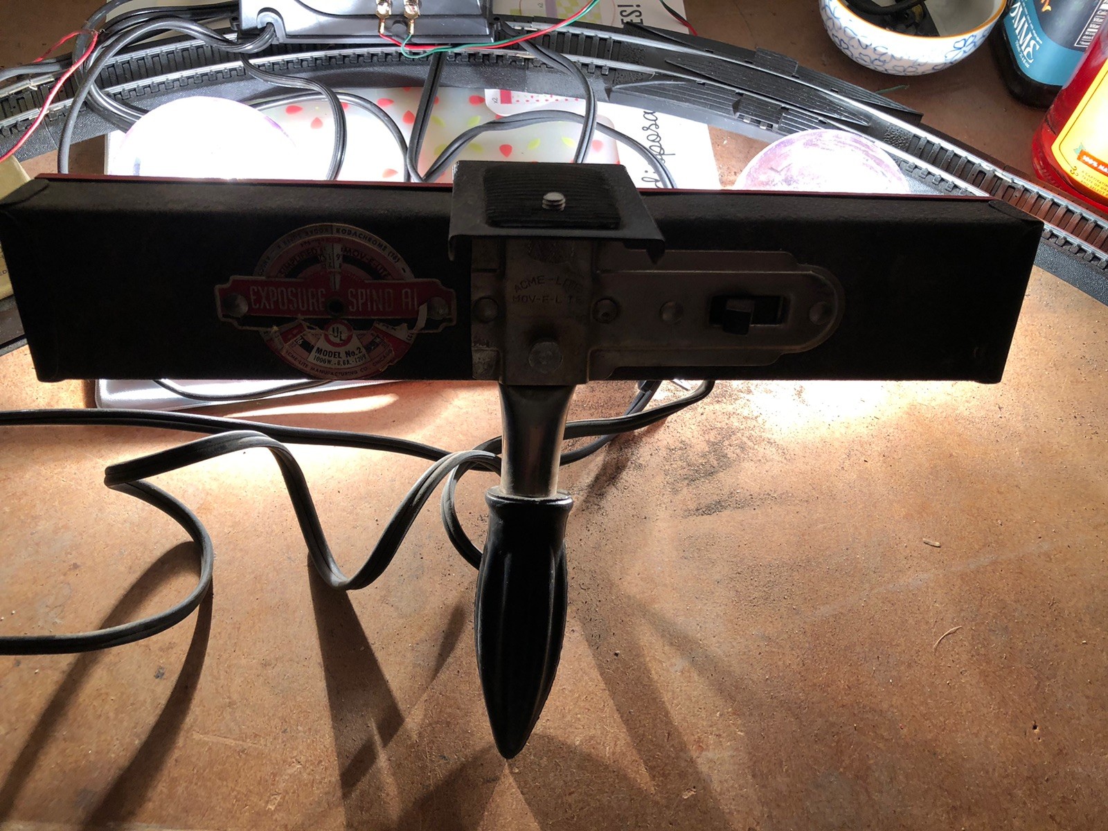 Vintage Mov-E-Lite Model ACME-LITE Chicago Movie Lighting takes 2 Bulbs Works