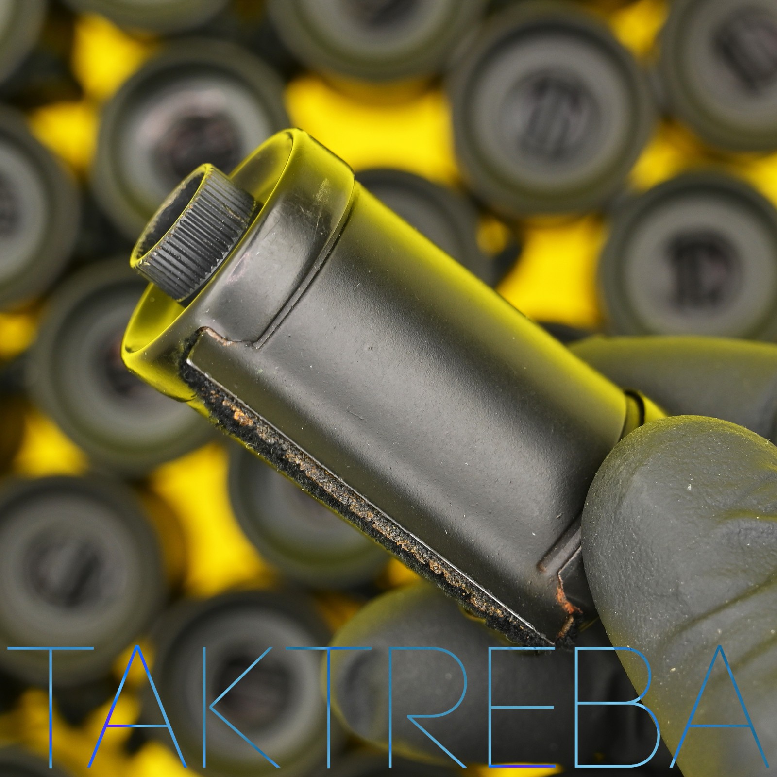 Reloadable Canister Metal Cassette 35mm Film Type 135m. Only Red Green Blue seal