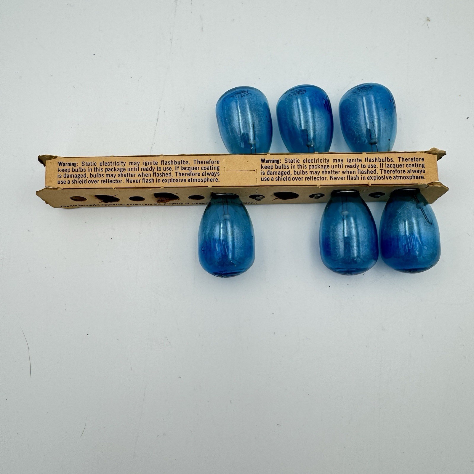Vintage GE M2B Flashbulbs – 6 Blue Bulbs – General Electric New Old Stock