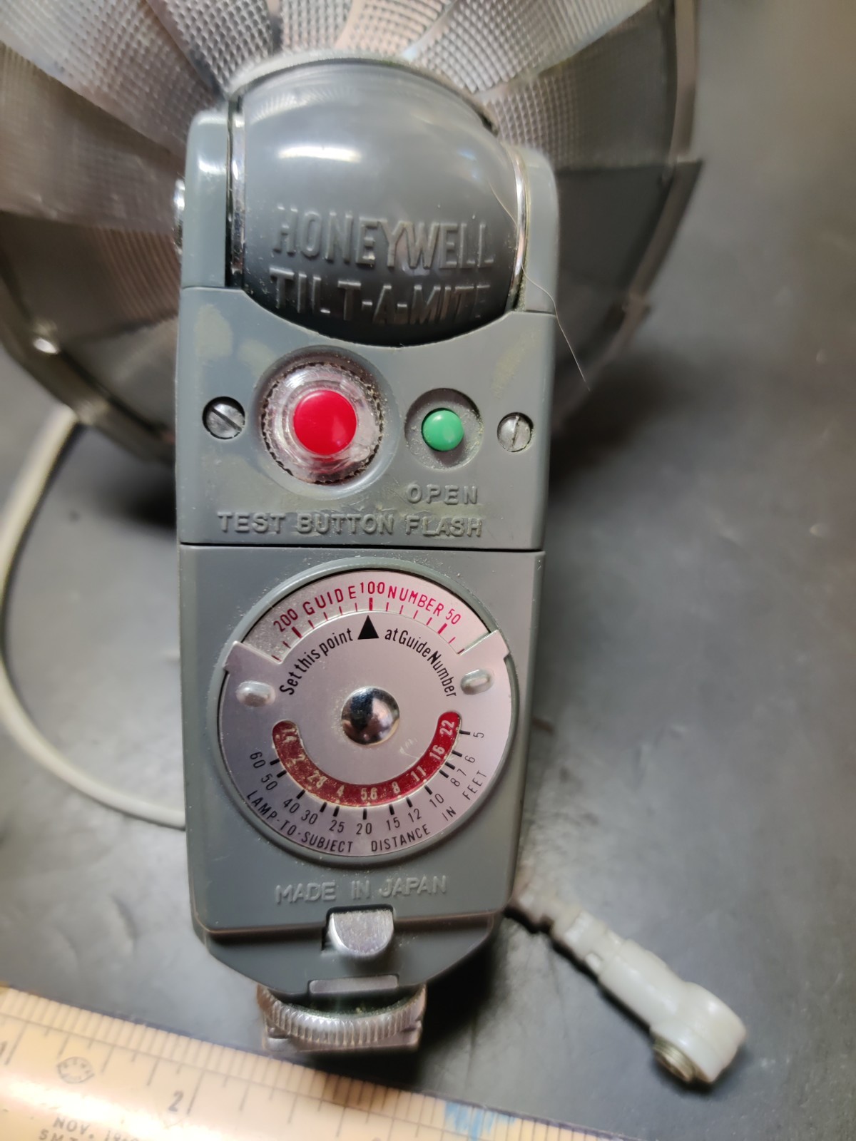 Honeywell Tilt-A-Mite Collapsible Flash Unit Vintage, Untested