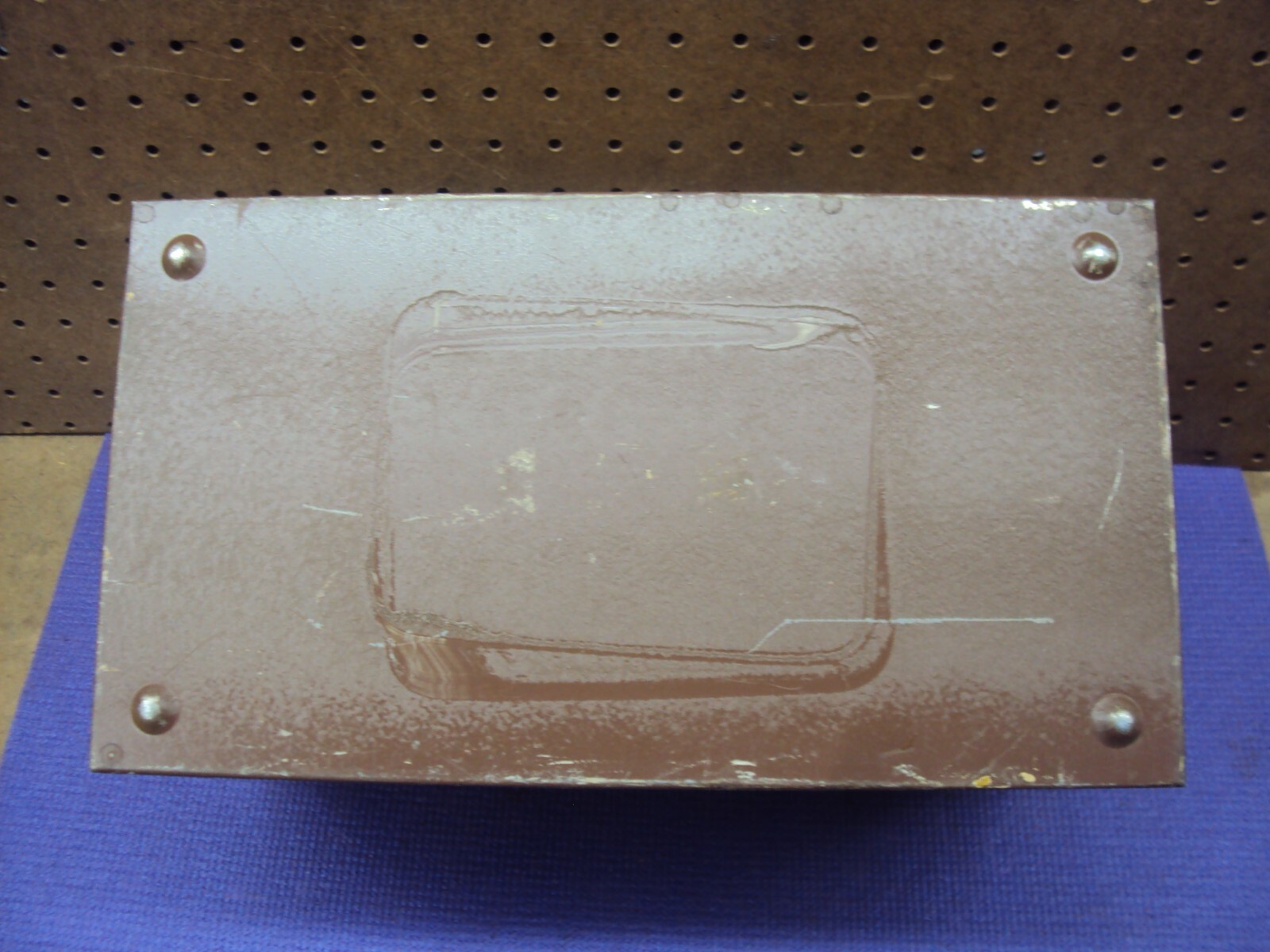 Vintage 7 or 5 Inch Film Reel Canister Case. Holds 12 Canister. Good Condition.