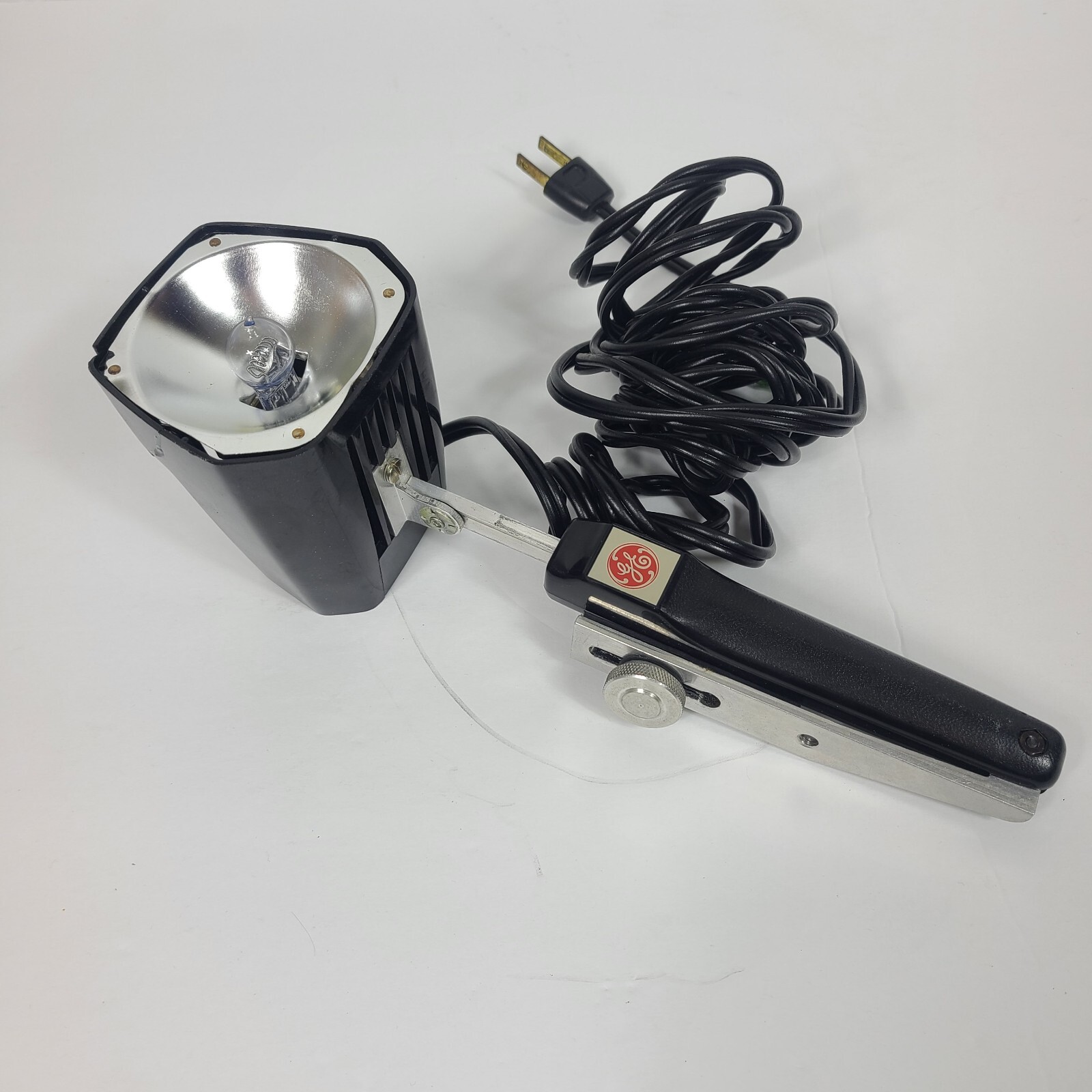 GE General Elec Mardi Gras Movie Light Camera Universal Model MG-1 Tested Bright