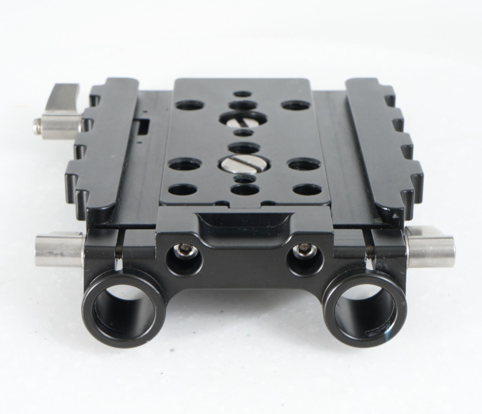 -CAMERA RIG BASEPLATE WITH SINGLE 15MM ROD CLAMP