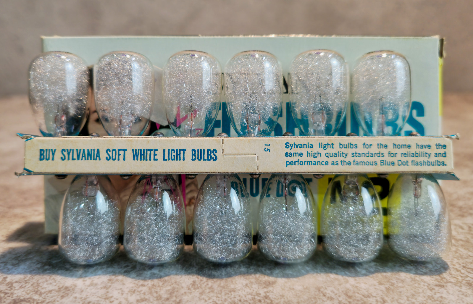 Vintage Lot of 12 Flash Bulbs for Camera Clear Sylvania M2
