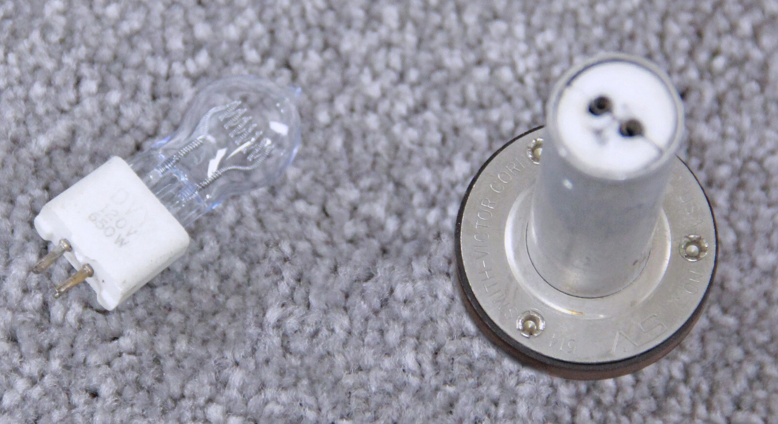 Smith Victor Screw Base Adapter Model 514 and DYH Quartz Lamp 650 Watt