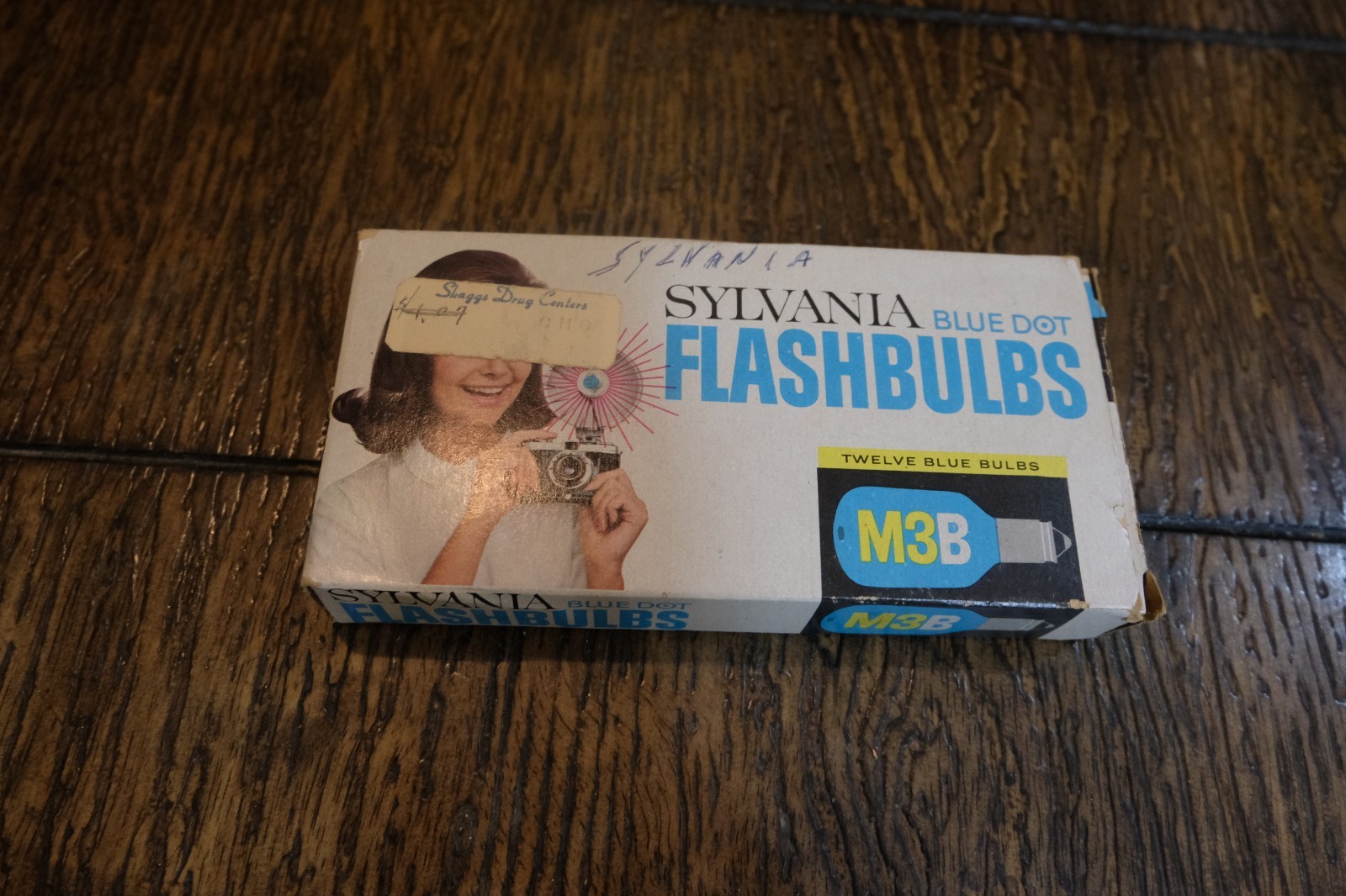 12-pack Vintage Sylvania Blue Dot Flashbulbs M3B with Original Packaging #59