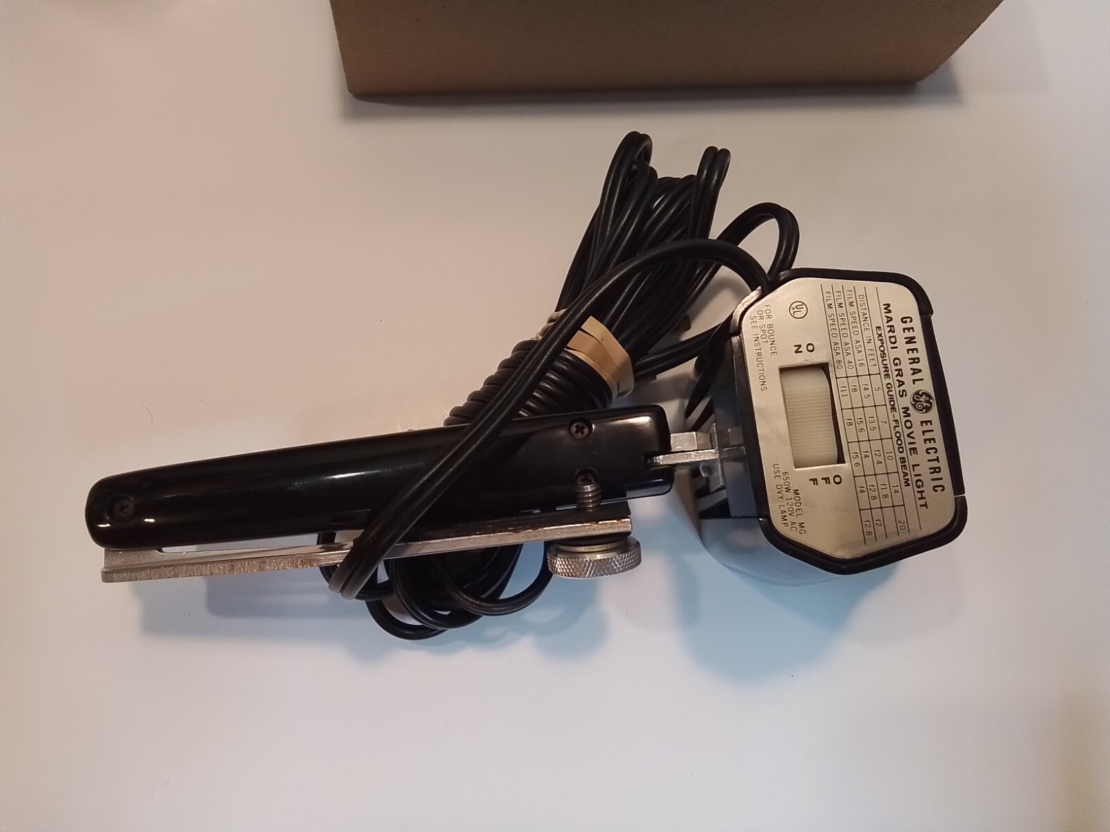 GE Mardi Gras Movie Camera Light Model MG-1 Tested & Working Motion Accessory