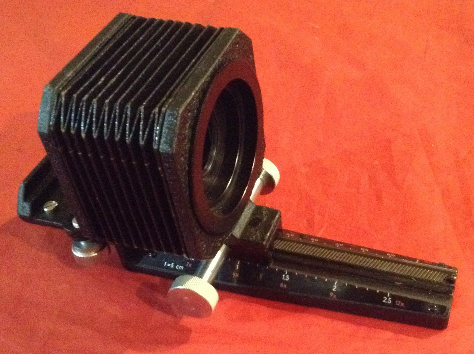 Nice Leitz Wetzlar (Germany) No. 7079 Universal Macro Bellows for Leica