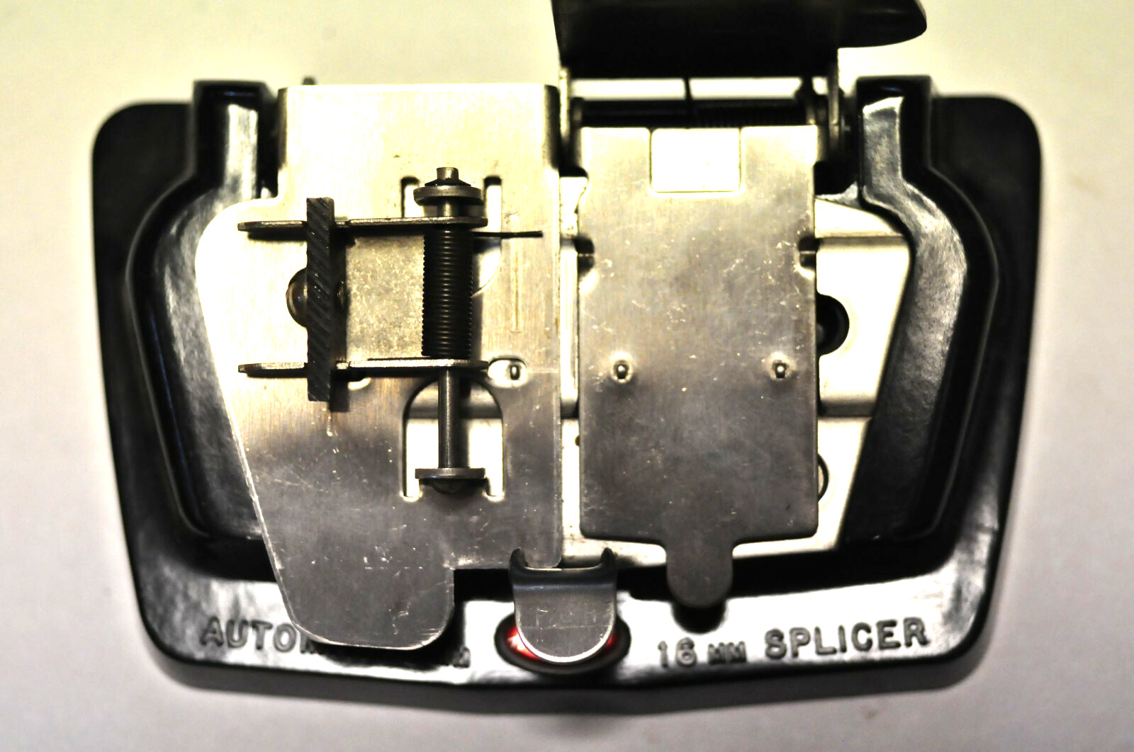 Hollywood Automat 16mm & 8mm movie film splicer.