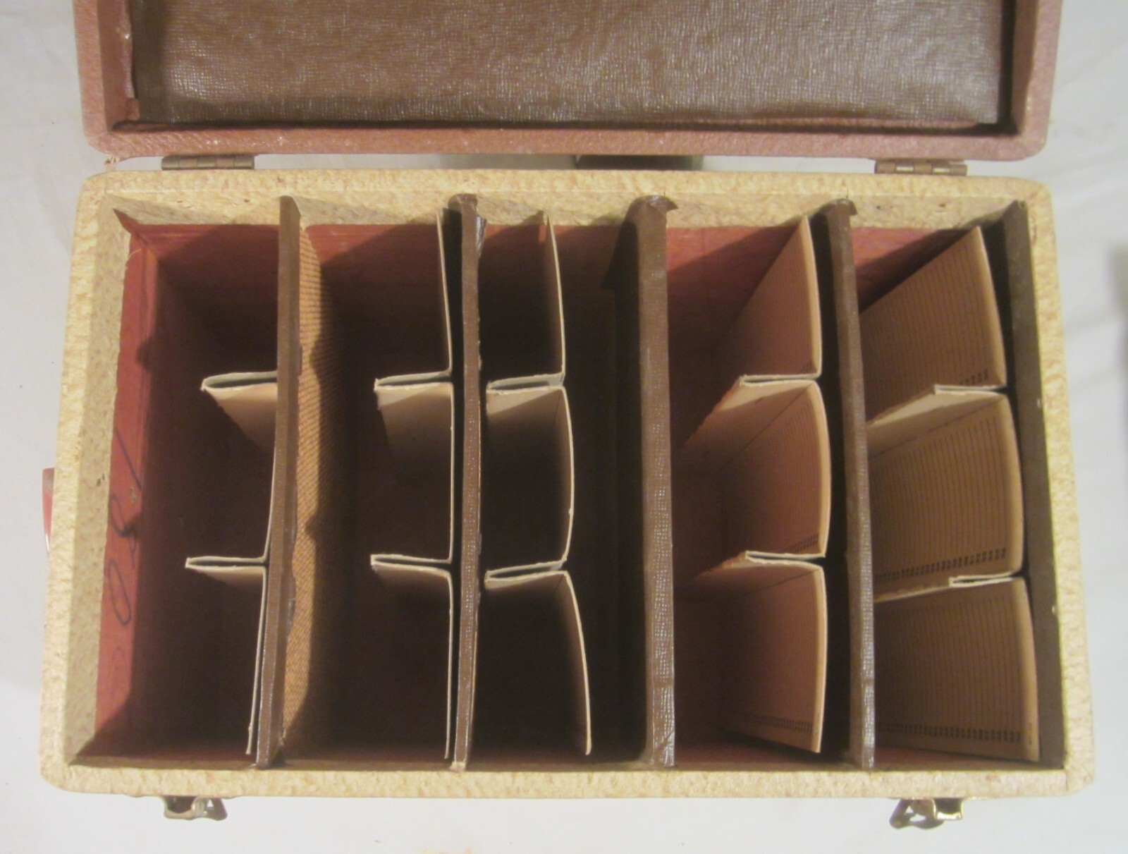 BARNETT & JAFFE BAJA — 540-Slide Carrying Case for 35mm Slides – Plus Six Trays