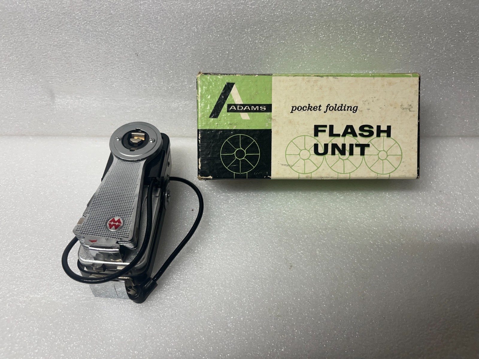 Adams Pocket Folding Flash Unit-Collapsible Unit Untested