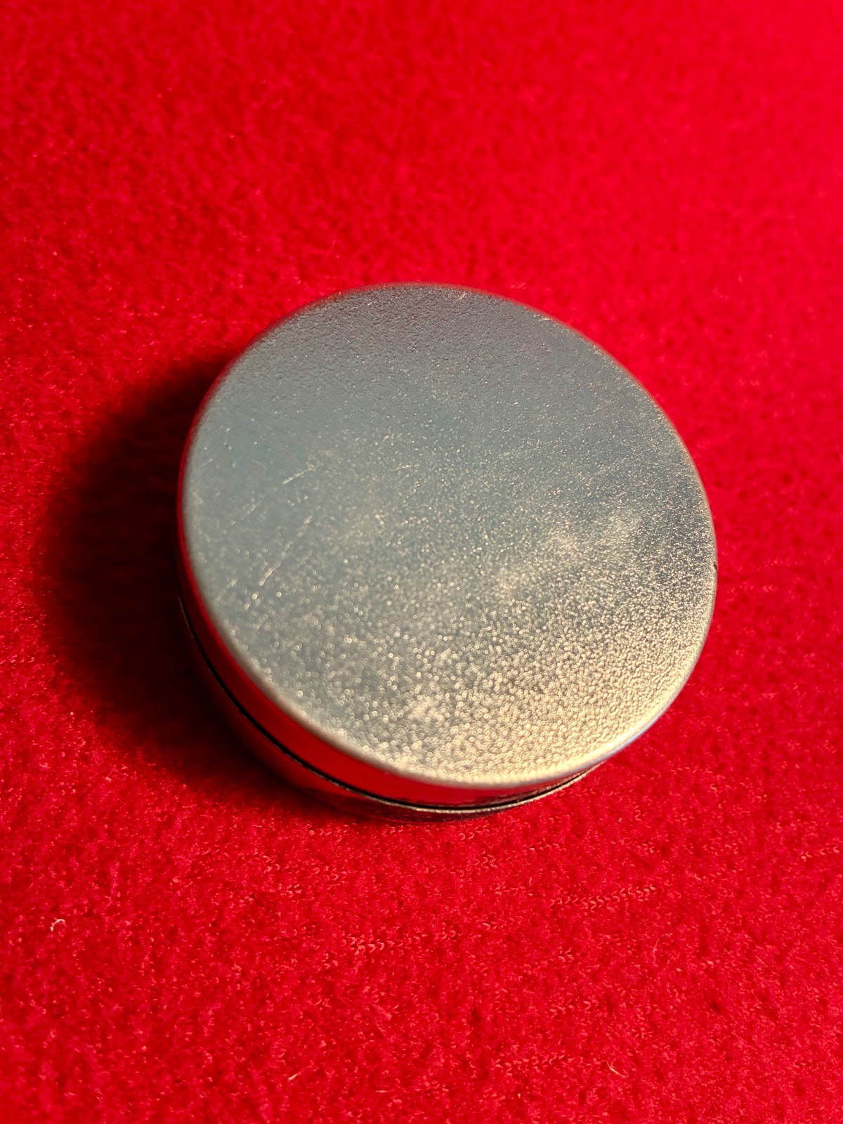 VINTAGE! 1950s Kodak metal canister tin with new reel roll of 8mm film (R-140)