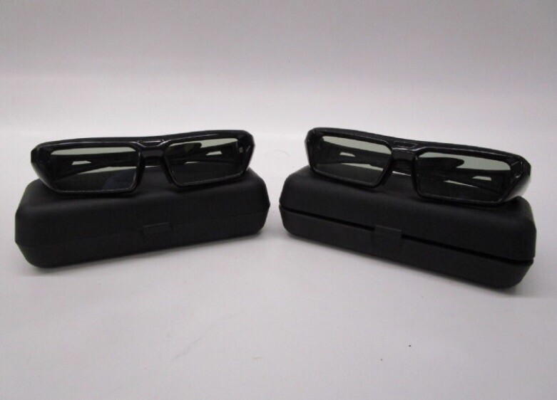 Blick BT-30 Universal 3D Glasses With Case. Lot Of 2. Rechargeable.