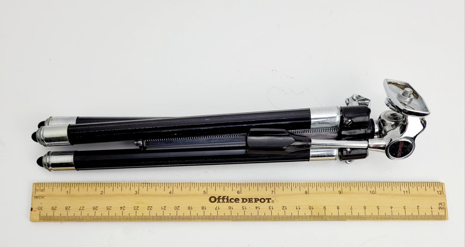 Diamond Camera Tripod With Zipper Closing Leather Cary Case With Handle