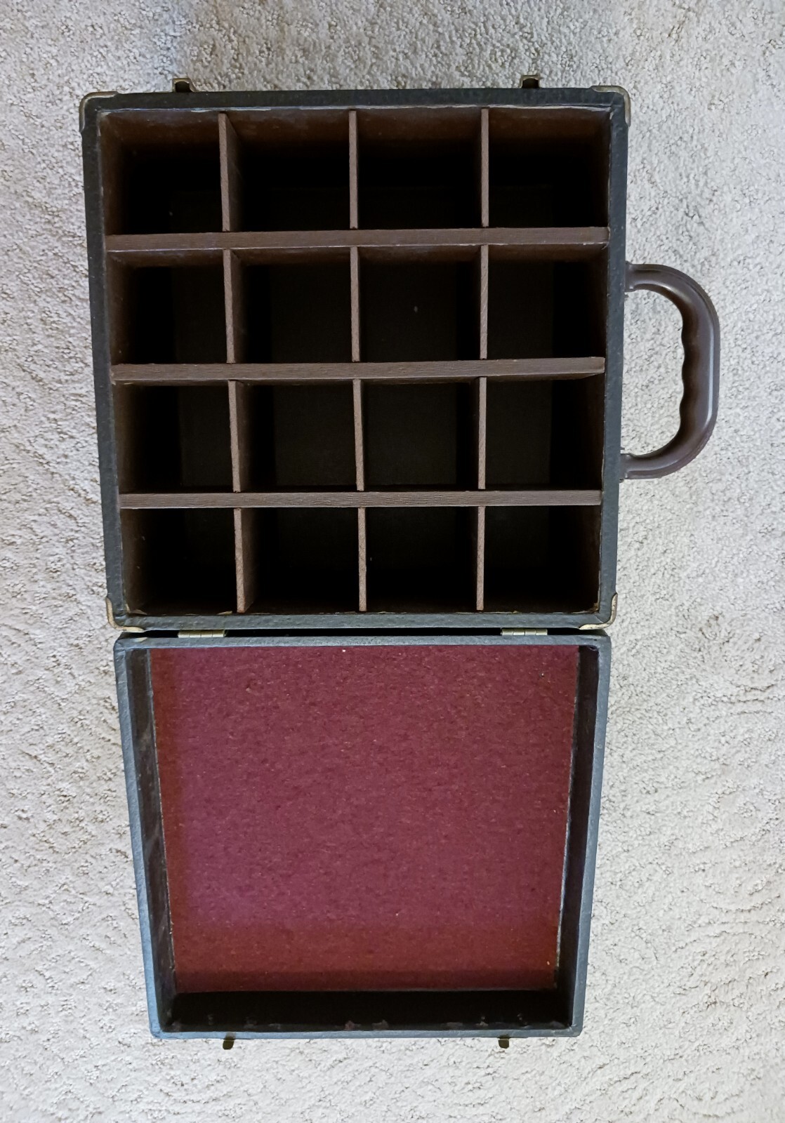Vtg Barnett and Jaffe 35mm Slide Case 16 Sections 11 x 11 x 7.5 Metal Nameplate