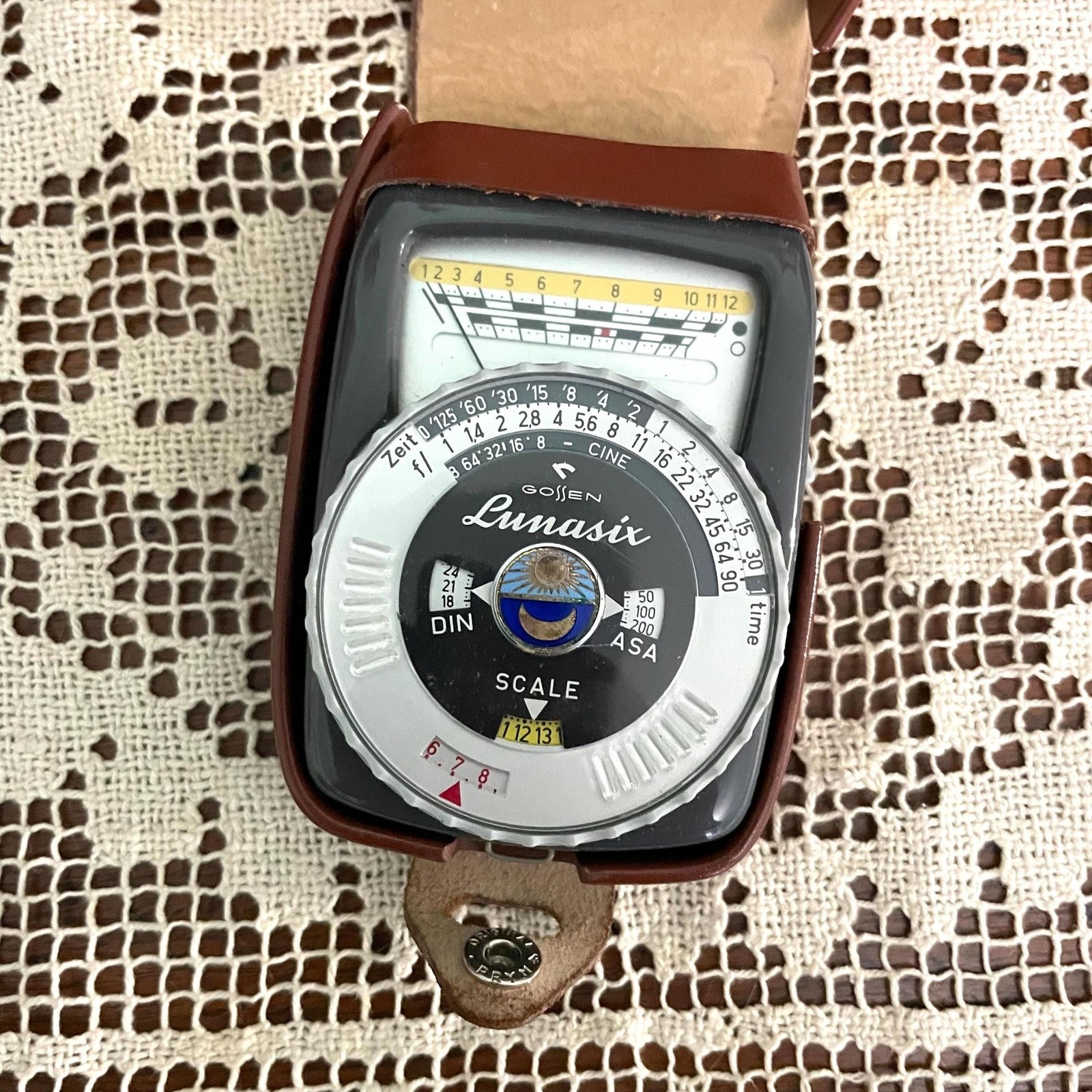 Vintage Gossen Lunasic Camera Color Finder Light Meter in Leather Case