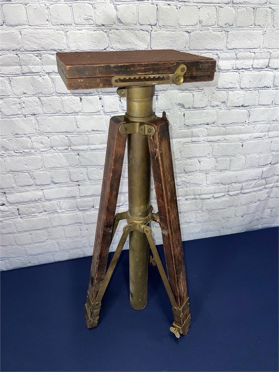 Graflex USA Crown camera compact stand tripod vintage wood