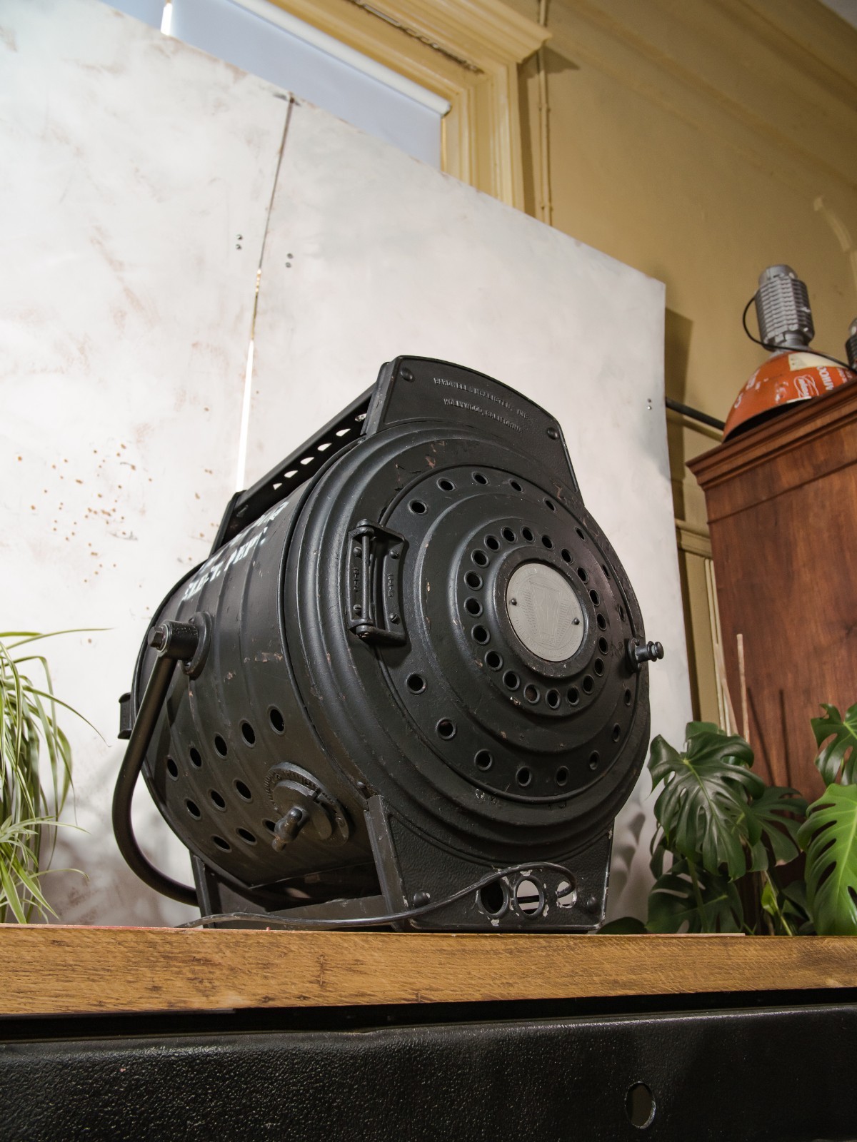 10K Hollywood Film Spotlight Bardwell & McAlister, Paramount Pictures repurposed