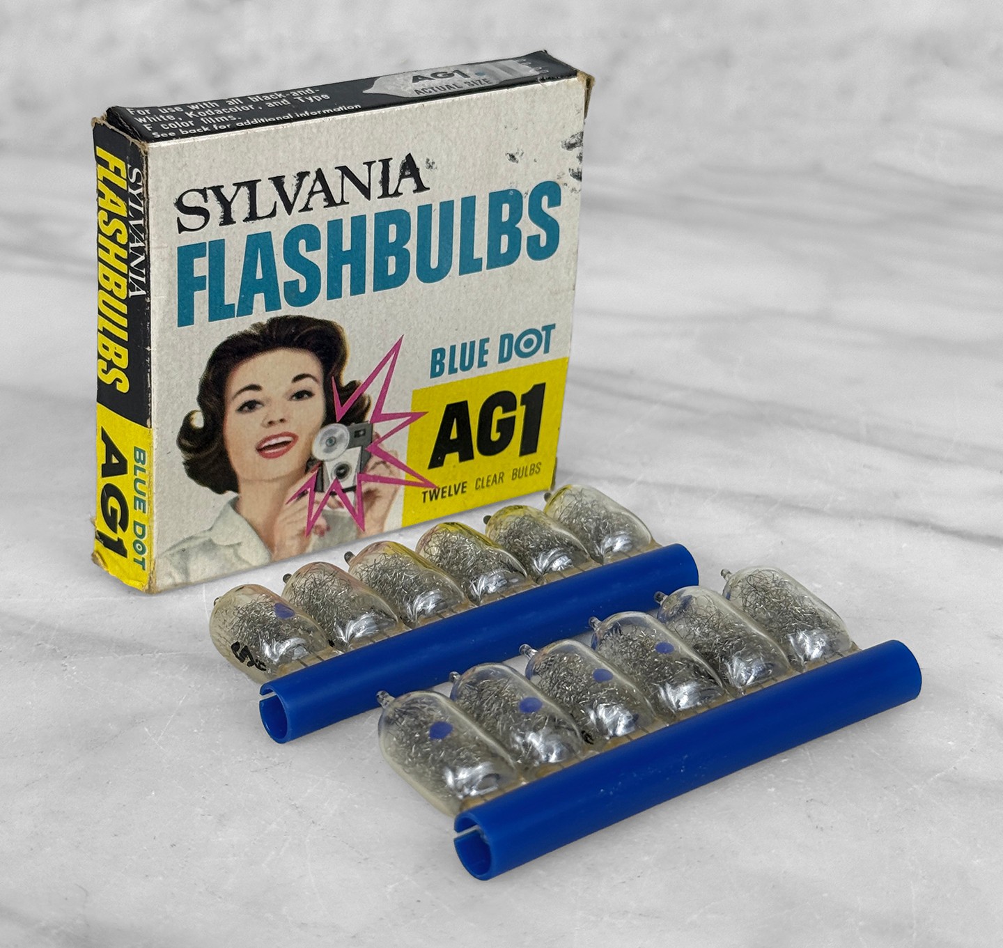 Vintage Sylvania Blue Dot Photography Flashbulbs AG1 – Box of 12