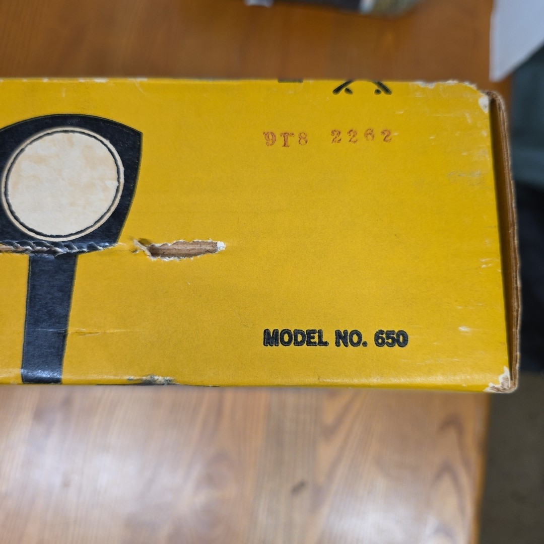 J.C. Penny Penncrest 88 Sealed Beam Movie Light Model 650 Made In USA