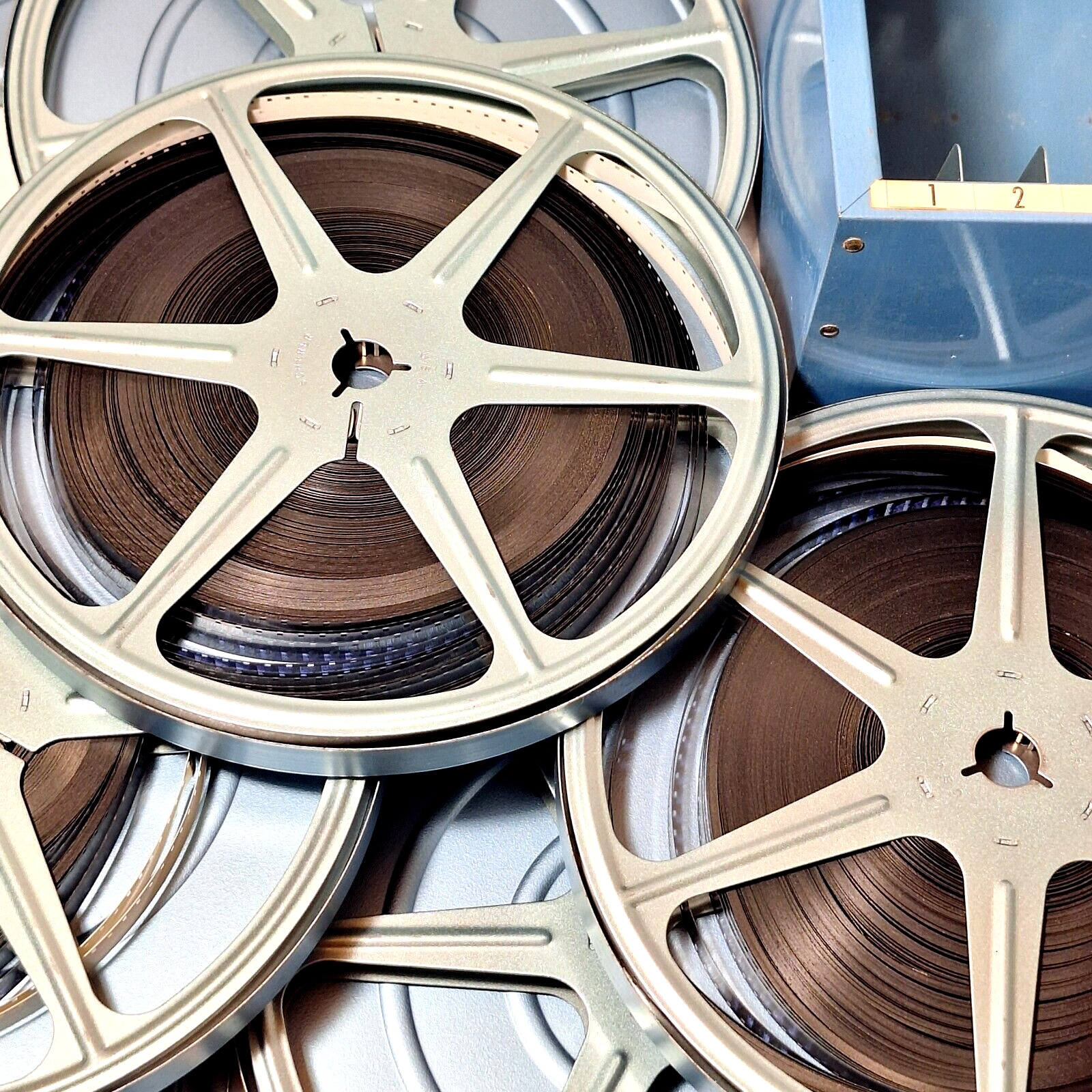8mm Film Storage Case Box with 12 Slots & 6 Metal Reel Canisters Vintage 1960s