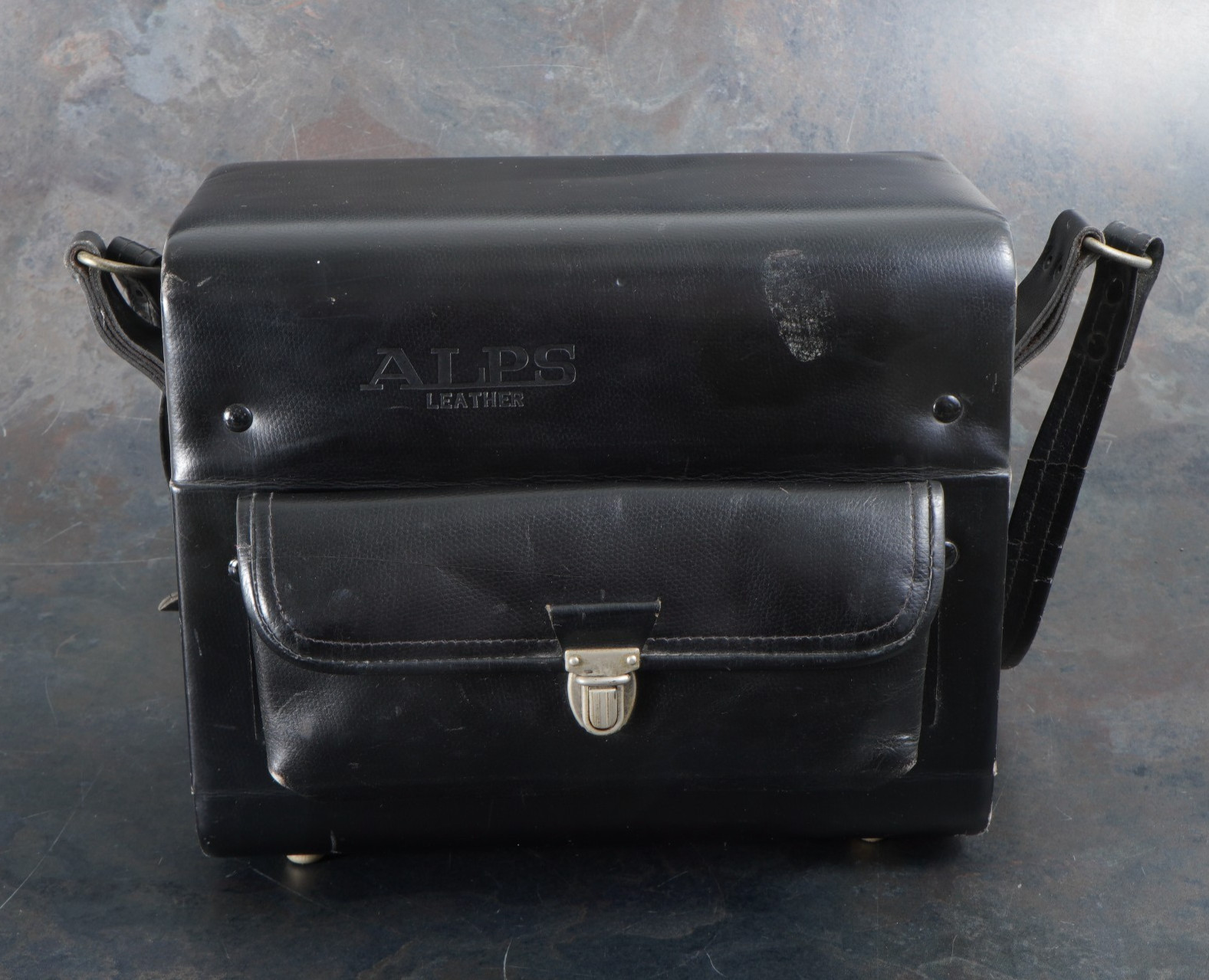 -[EX++]Vintage Alps Leather Camera Bag Black With Dark Burgandy Interior