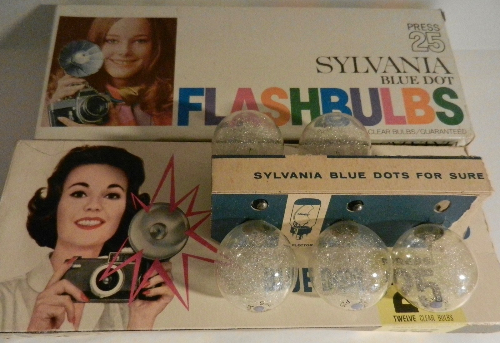 Vintage New Old Stock Sylvania Press 25 and 25B Blue Dot Flashbulbs