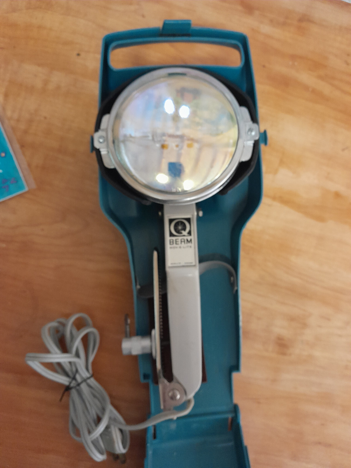 Q-Beam Acme Lite MOV-E-LITE Vintage Movie Production Light with Case