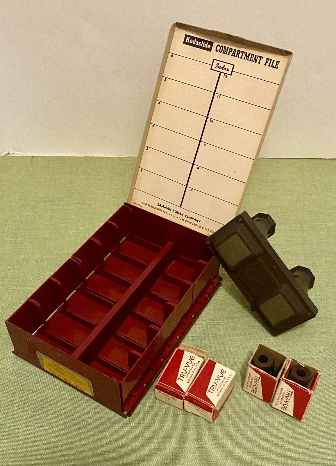 VTG LOT: Tru-Vue/Eastman Kodak KODASLIDE Compartment File/4 Slides SOLD AS IS