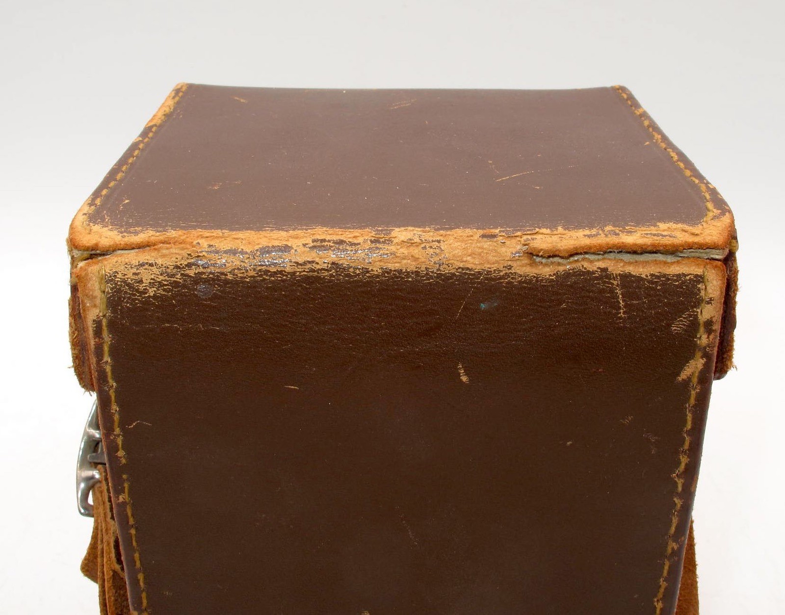 *VINTAGE* BROWN HARD CASE 6″x 4″ x 4″ WITH STRAP-GOLD INTERIOR-WORKING CLASP