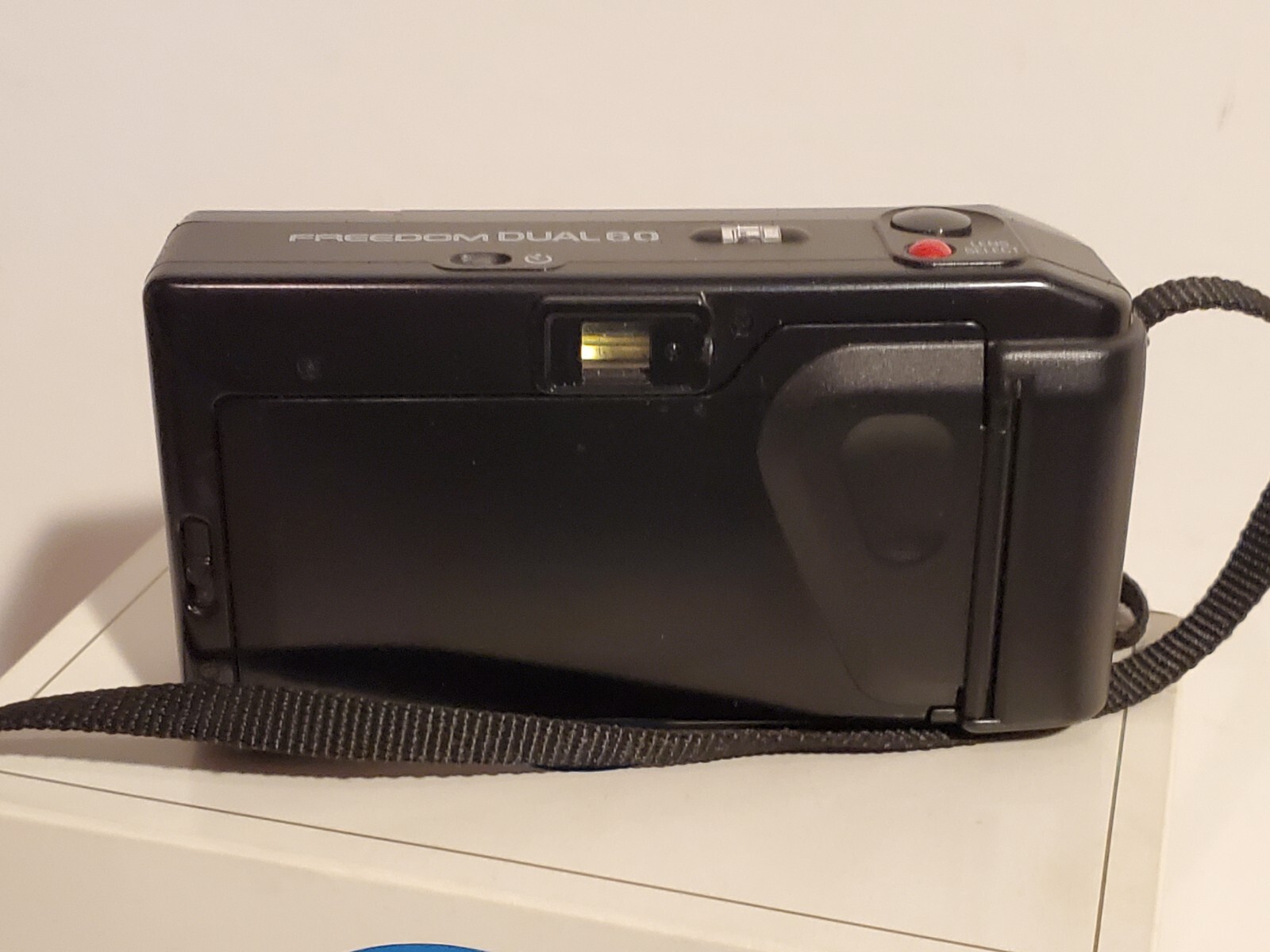 VINTAGE MINOLTA FREEDOM DUAL 35 MM CAMERA WITH CARRY CASE UNTESTED AS-IS