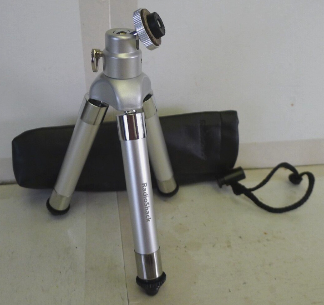 Radio Shack Portable Adjustable Hight Tripod with Ball Head with Case – Used