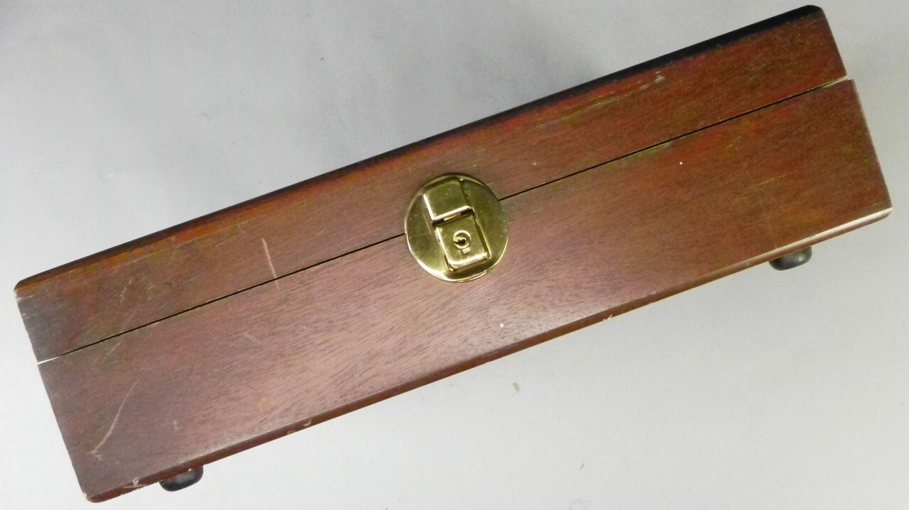 Leica Big Wood Presentation Wood Box #1 …………. Very Rare !!