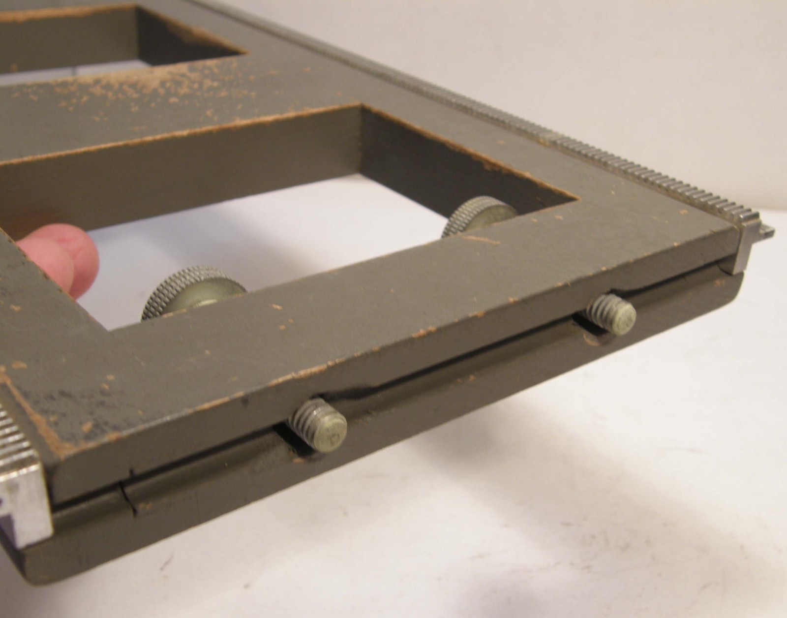 VINTAGE WOOD FOCUSING RAIL EXTENSION FOR LARGE FORMAT CAMERA GRAY PAINT 10″ X 6″