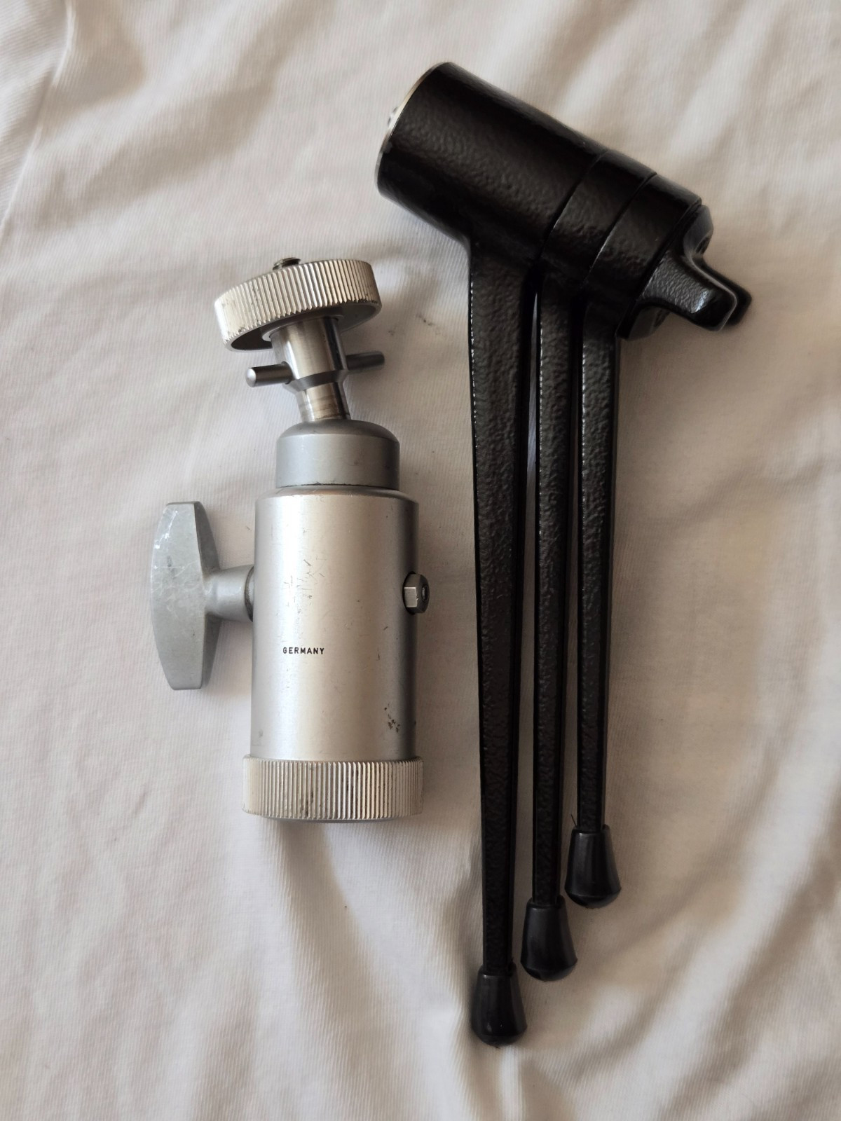 Original Leica Tripod + Ball Head (14121) with Reversible Stud for Leitz