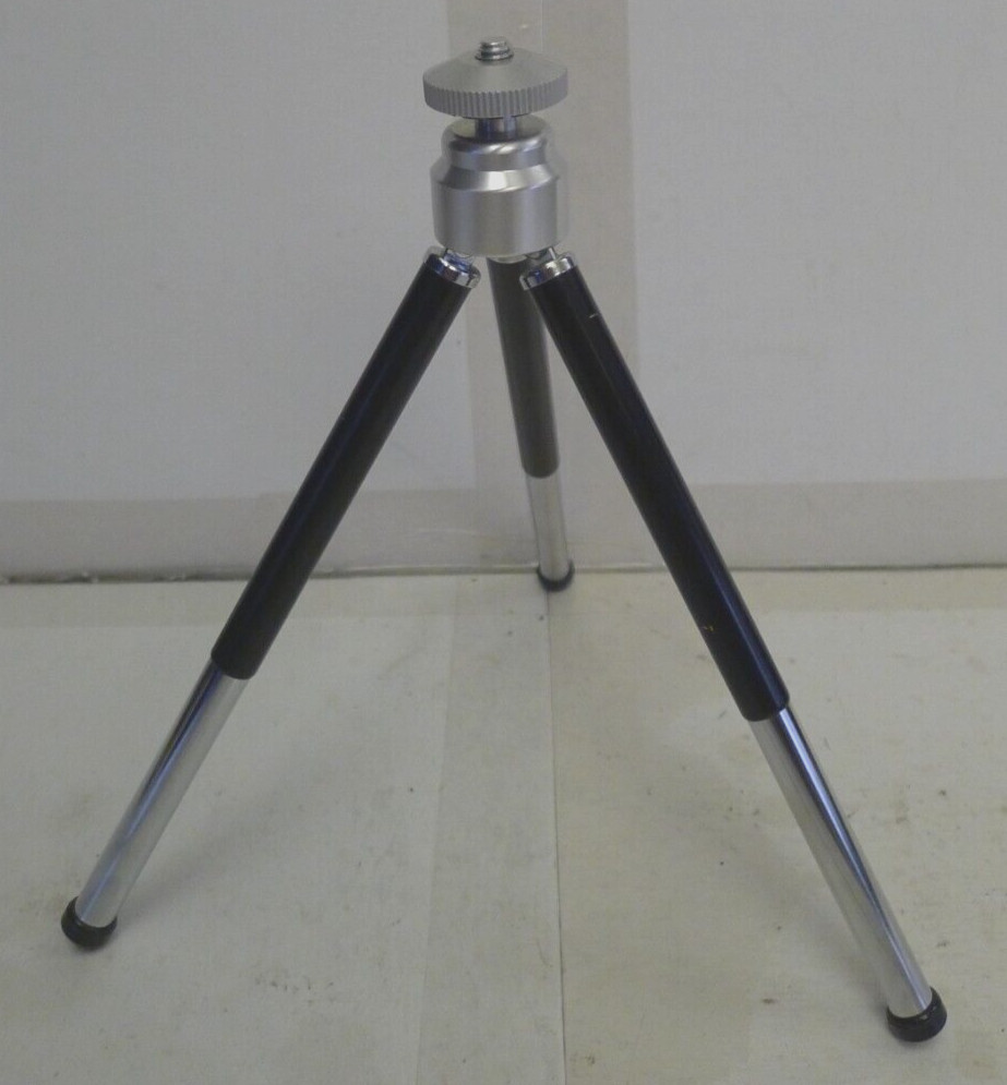 Compact Portable Table Top Adjustable Tripod 5 1/8″ to 7 1/2″ – Unbranded – Used